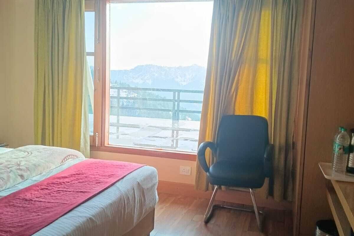 Mountain view Deluxe Room | Bed sheets