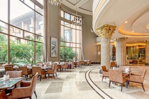 Lunch and dinner served, Chinese cuisine - Chateau Star River Shaanxi (Xianyang)