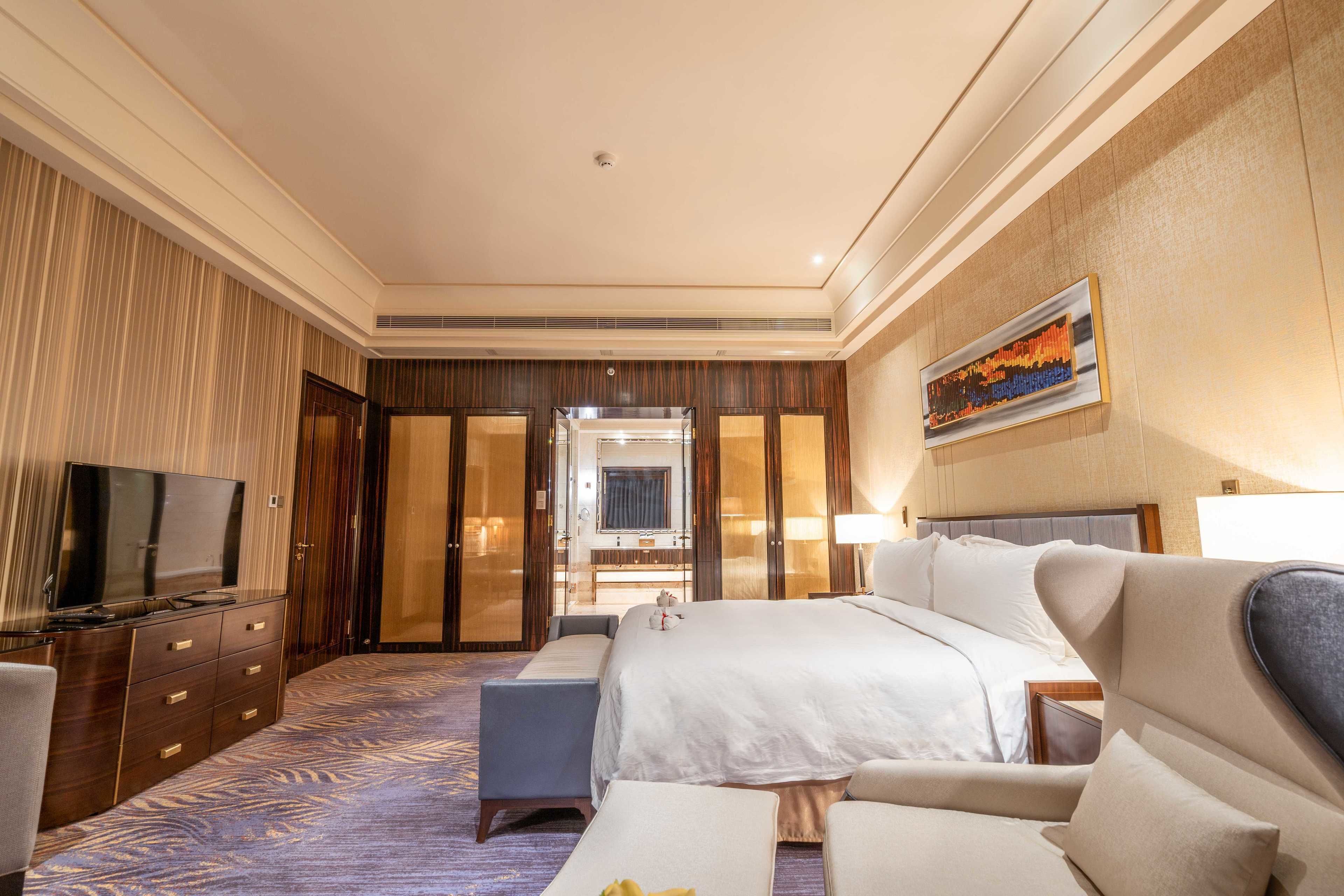 1 bedroom, minibar, in-room safe, desk