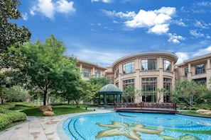 Courtyard - Chateau Star River Shaanxi (Xianyang)