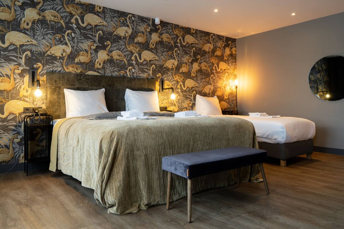 comfort triple room, kitchenette | 1 bedroom, minibar, individually decorated, individually furnished