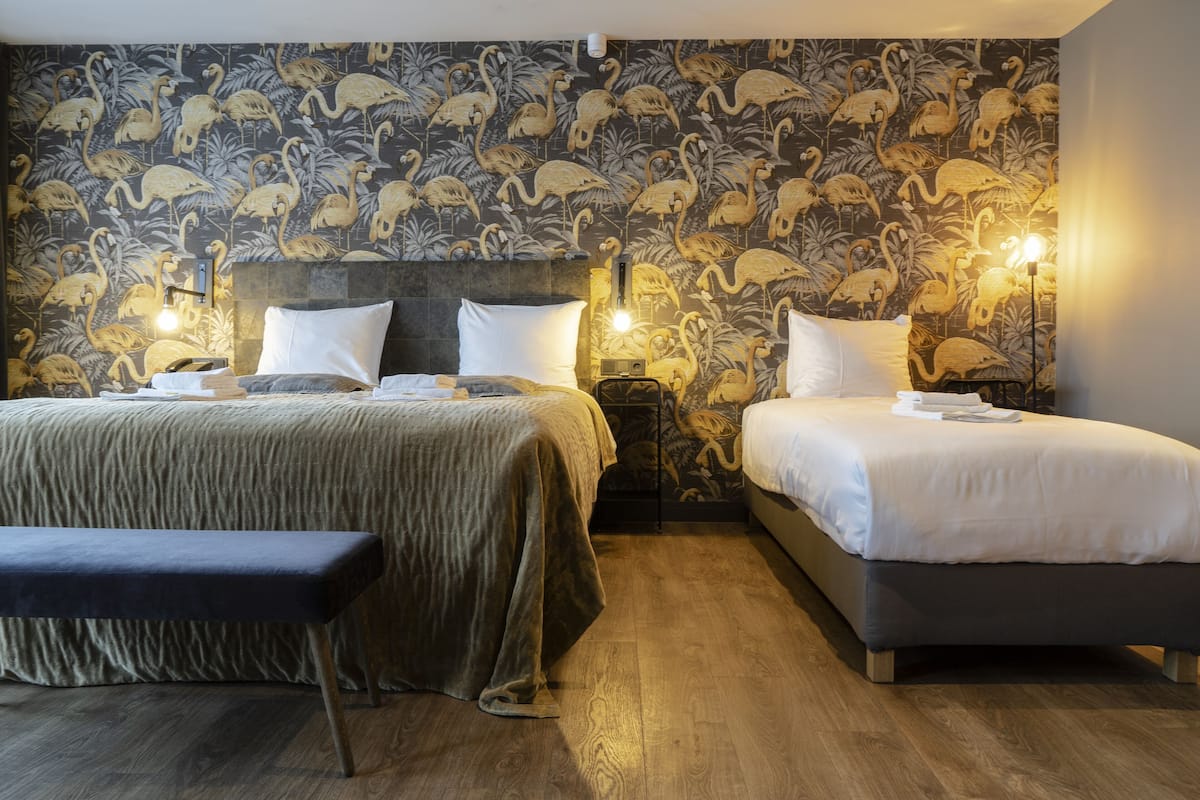 comfort triple room, kitchenette | 1 bedroom, minibar, individually decorated, individually furnished