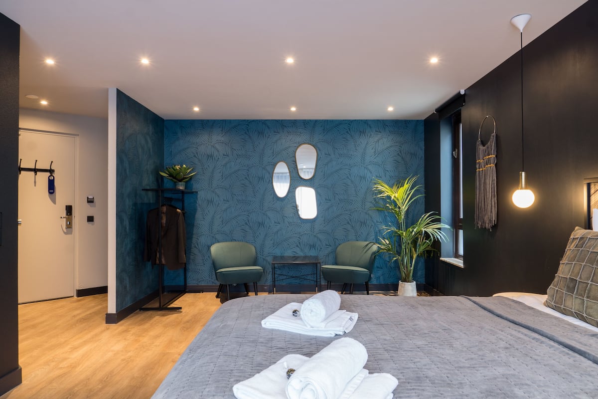 1 bedroom, minibar, individually decorated, individually furnished
