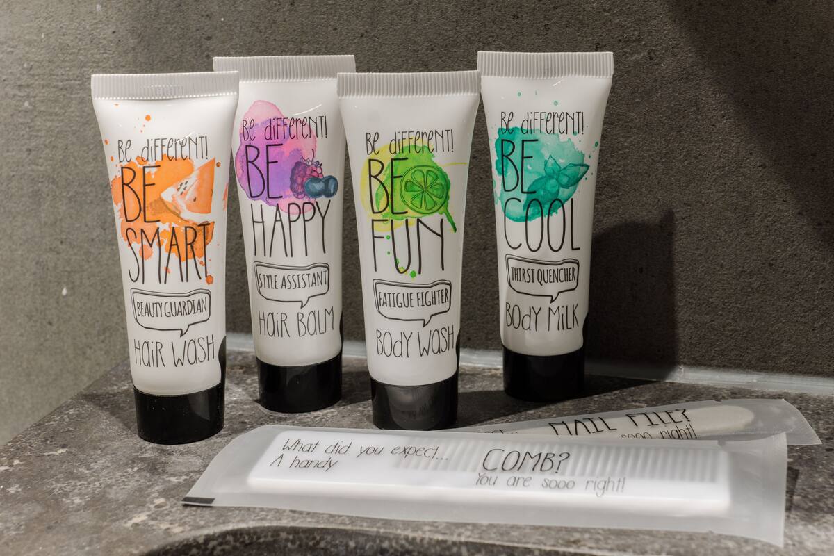 shower, rainfall showerhead, free toiletries, hair dryer