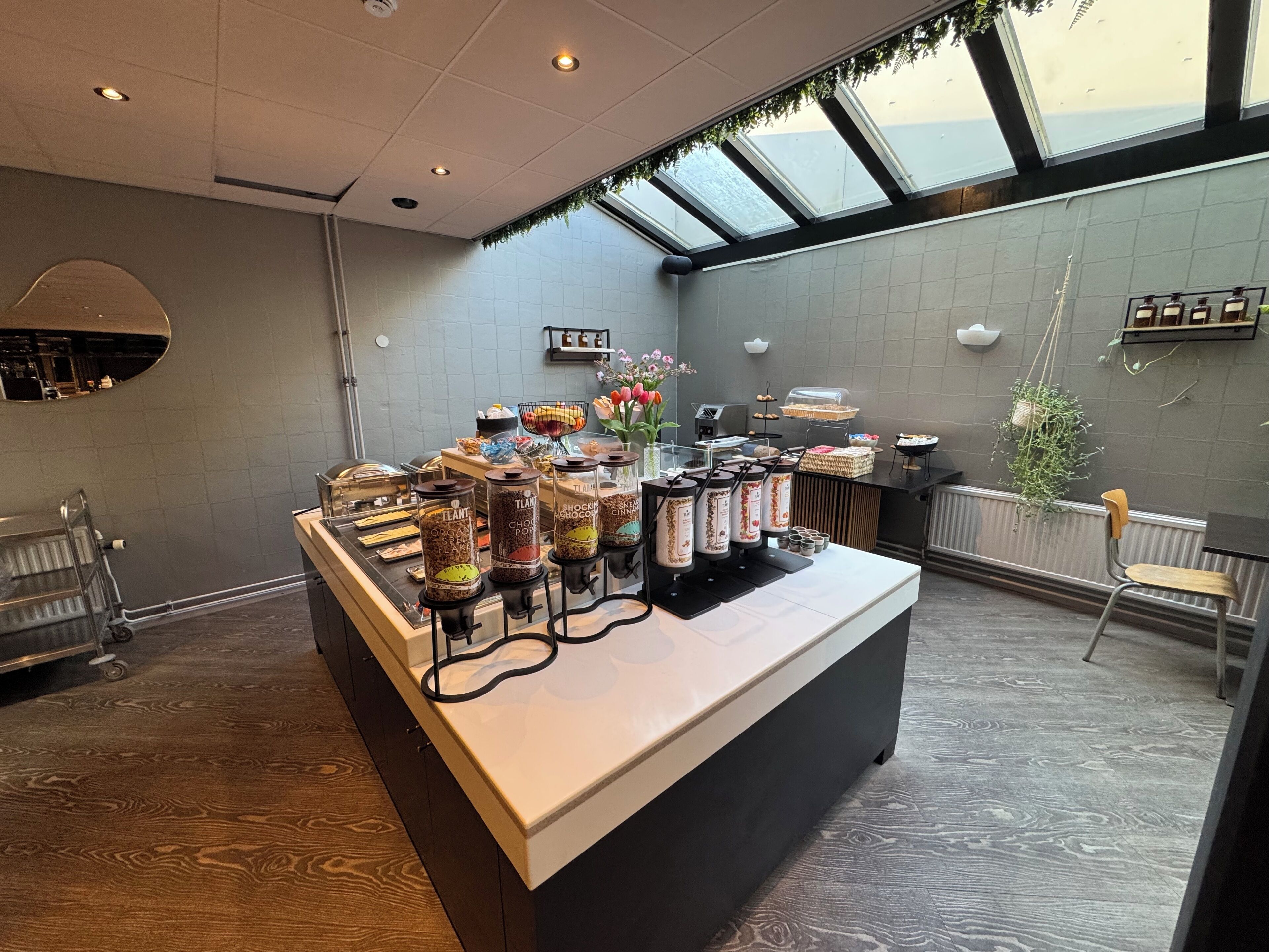daily continental breakfast (eur 18.50 per person)