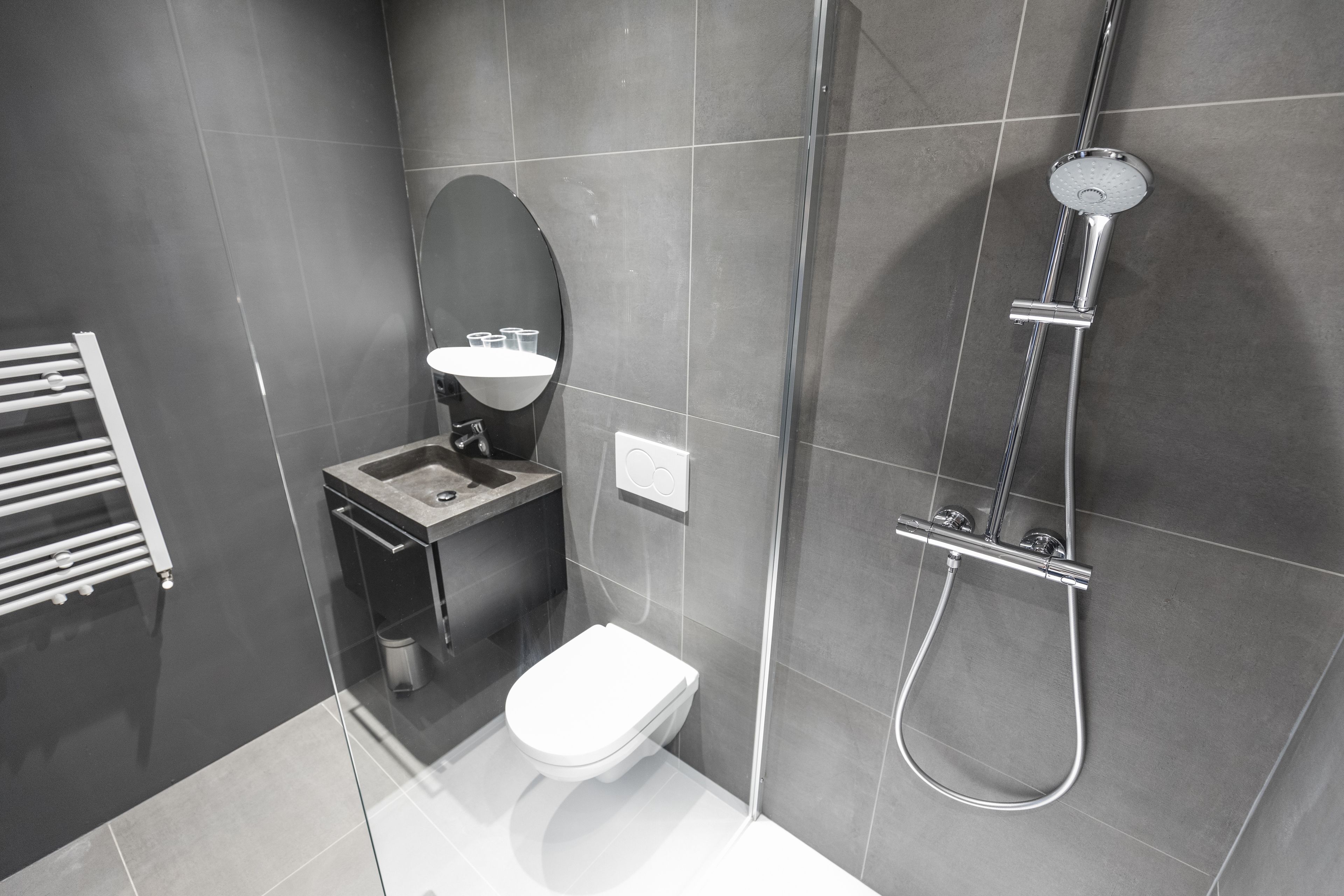 shower, rainfall showerhead, free toiletries, hair dryer