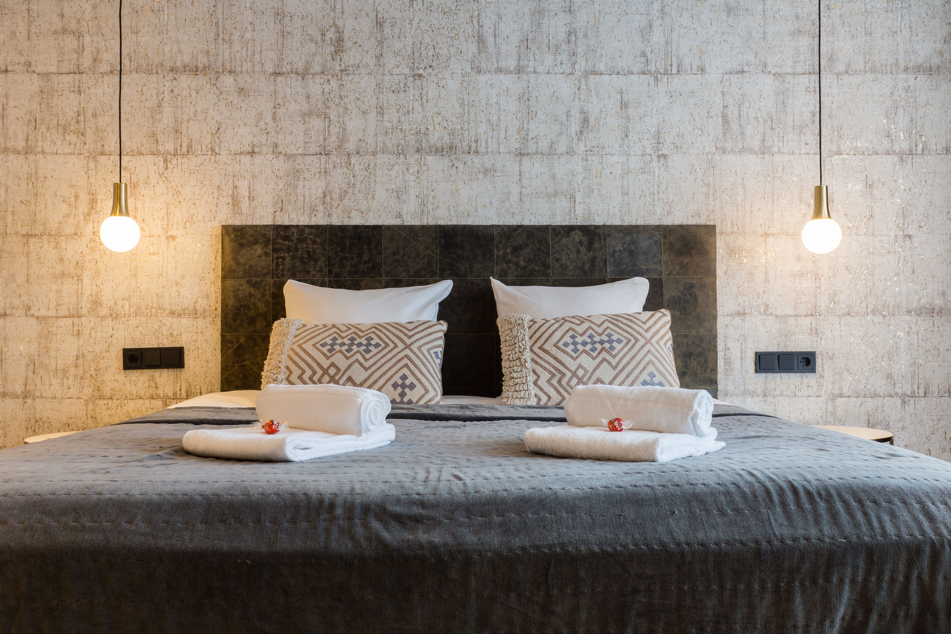 1 bedroom, minibar, individually decorated, individually furnished