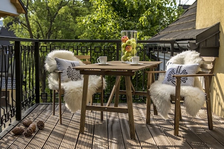 Terraza o patio. Rezydencja Sienkiewiczówka