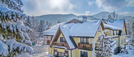 المنشأة من الخارج