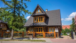 Front of property - Willa Art (Zakopane)