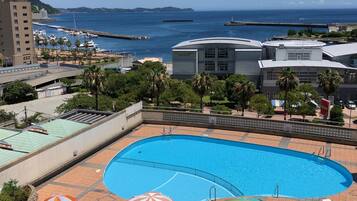 Seasonal outdoor pool