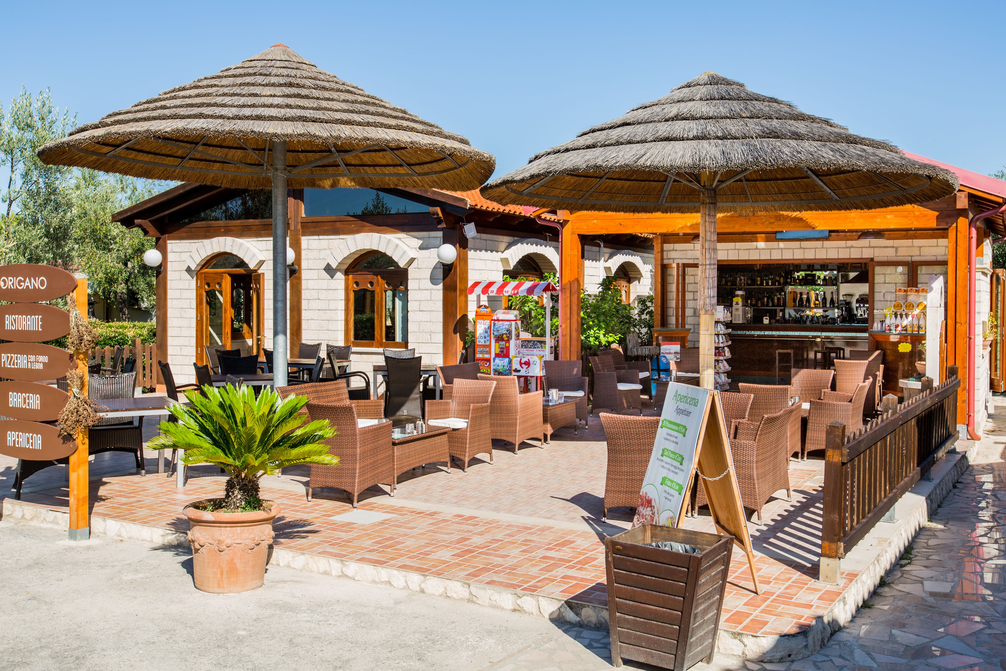 每日供应自助式早餐（每人 EUR 9.00）