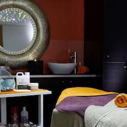 Bain à remous, hammam, soins corporels, massages suédois