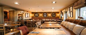S'hi serveixen esmorzars, dinars i sopars 