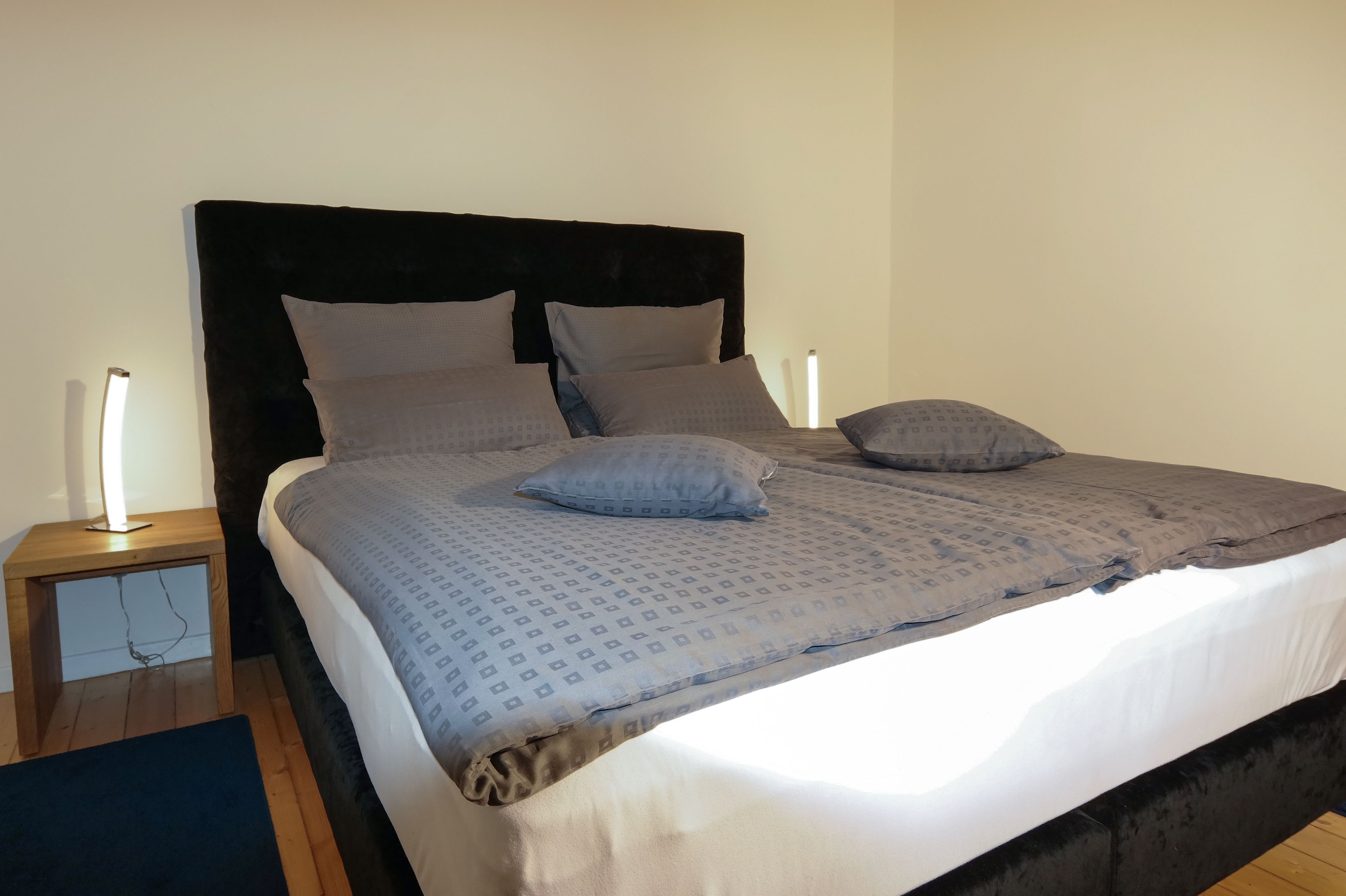 Premium bedding, desk, iron/ironing board, cots/infant beds