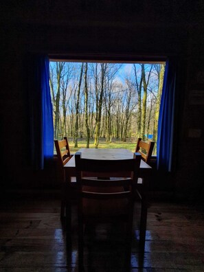 Bangalô standard, 2 quartos, cozinha americana, vista para a montanha | Vista do quarto