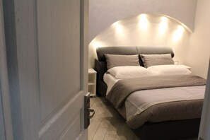 スイート ジェットバス | ミニバー、セーフティボックス (室内)、デスク、防音設備