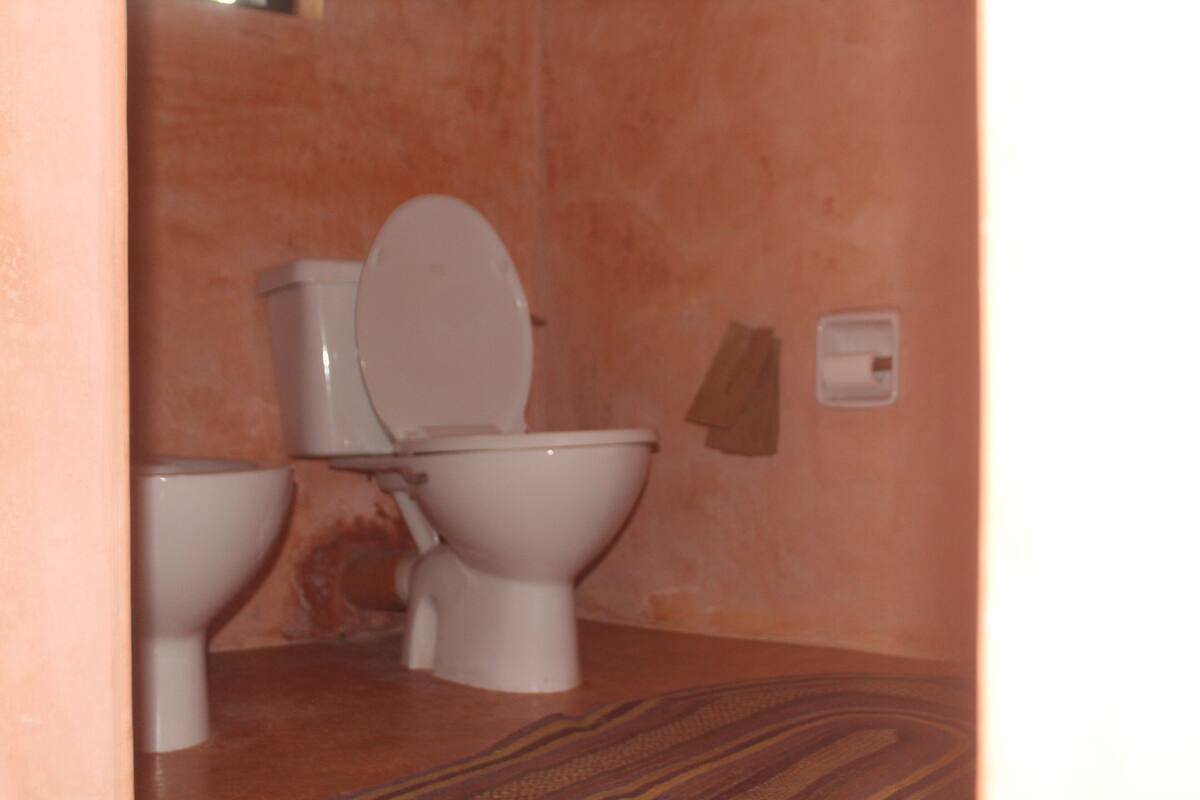 classic suite, ocean view, beachfront | in-room safe, desk, laptop workspace, rollaway beds