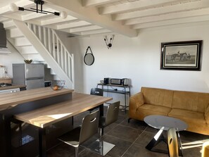 Comfort Apartment, Ensuite, Mountain View - Chez Juliette Maison Gîte (Rontignon)