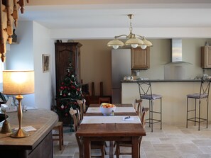 Luxury-Doppel- oder -Zweibettzimmer, eigenes Bad, Gartenblick (Rez de Chaussée No 2) | Restaurant