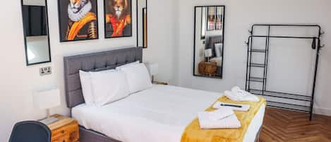 Premier Double Room, Ensuite, Courtyard View (Ground Floor)