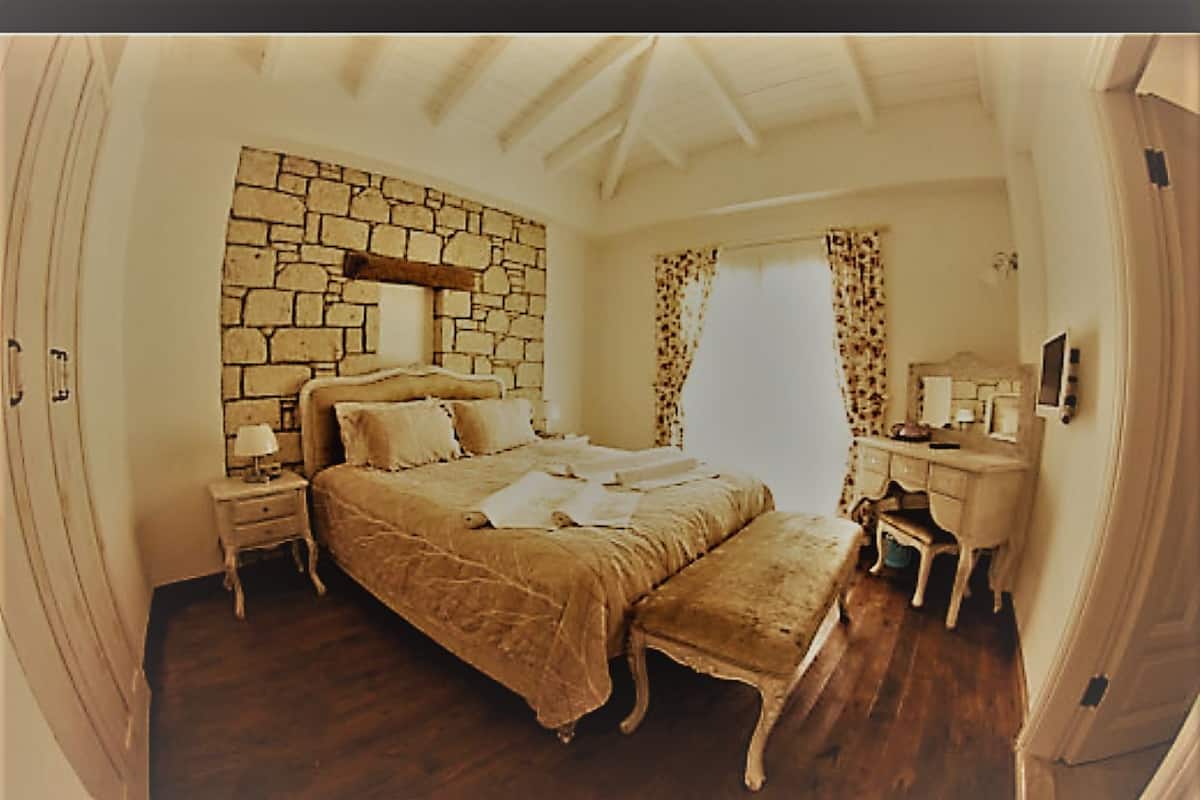 Standard-Doppelzimmer | Hochwertige Bettwaren, Minibar, Schreibtisch, Zustellbetten