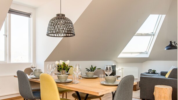 Leilighet – deluxe, 2 soverom, balkong | Spiseområde på rommet