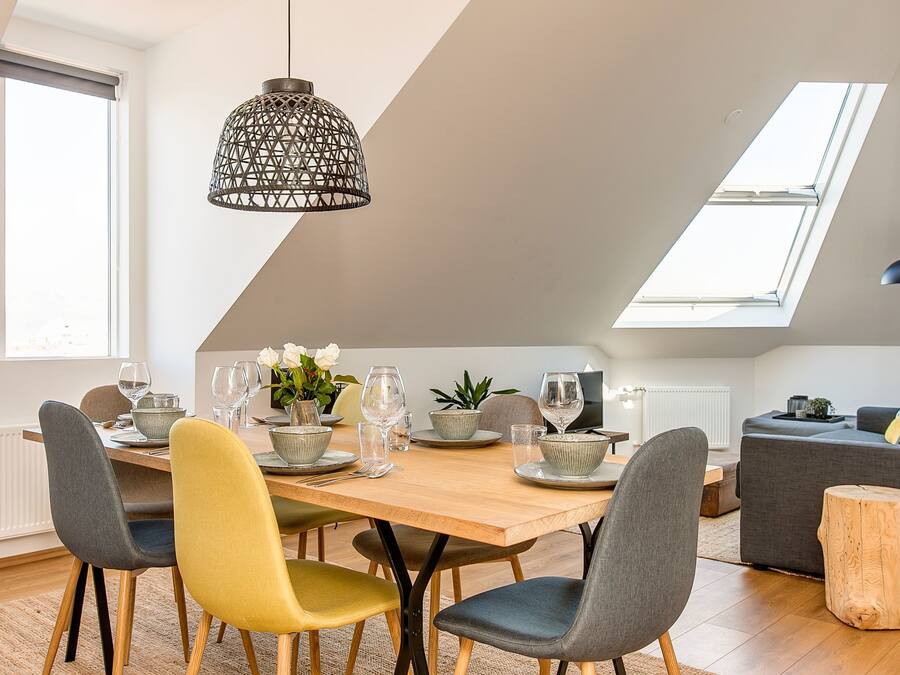 Apartamento luxo, 2 quartos, sacada | Opções para refeição no quarto