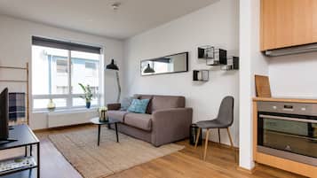 Deluxe-lejlighed - 1 soveværelse - balkon | Opholdsområde | LCD-tv