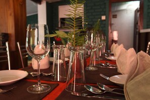 Dining - Coffee Inn (Peermade)