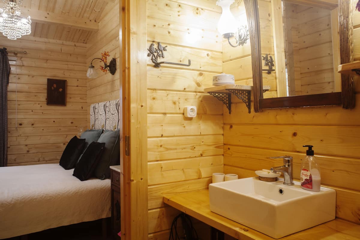 Honeymoon Cabin, Terrace, Ground Floor | Bathroom