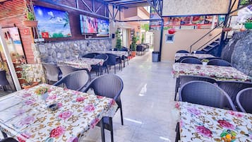 Desayuno con opciones de la cocina local diario (TRY 250 por persona)