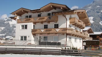 Fachada da propriedade