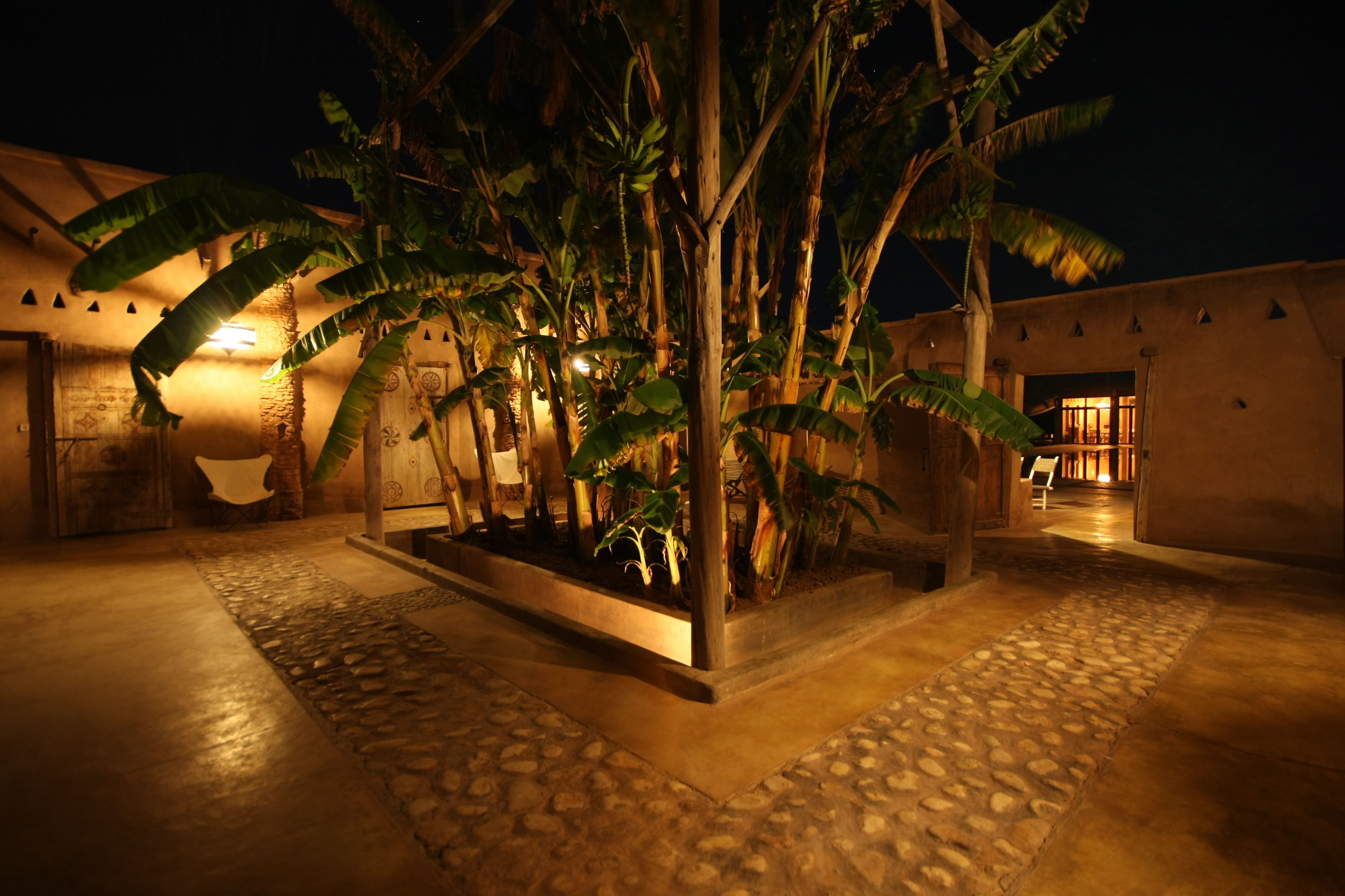 المنشأة من الداخل