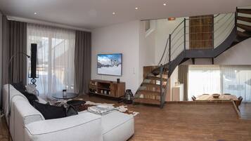 Nhà Deluxe, quang cảnh núi | Phòng khách | TV màn hình phẳng