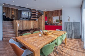 Deluxe House, Mountain View | In-room dining