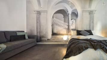 Classic Suite, City View | Living area | 56-inch flat-screen TV with digital channels, LCD TV, Netflix