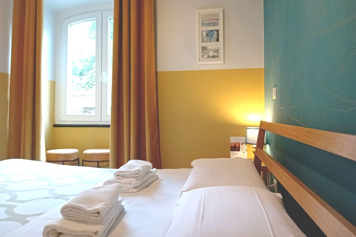 Kamar Double Ekonomi, pemandangan kota | Seprai premium, minibar, brankas, dan kedap suara