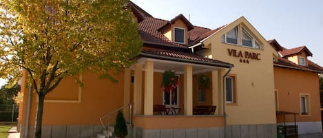 숙박 시설 정면