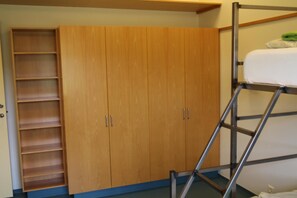 Sistema de insonorización, wifi gratis y ropa de cama