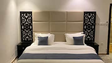 1 bedroom, premium bedding, pillow-top beds, in-room safe