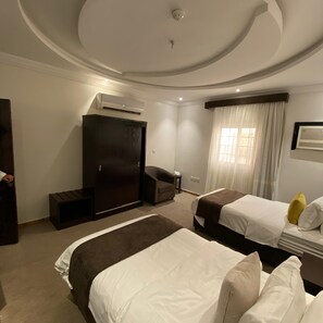 Deluxe Studio Two Twin Beds