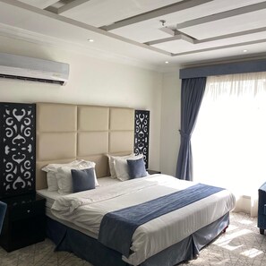 Studio Double with 1 Large Bed (Small Room) | Premium bedding, pillowtop beds, in-room safe, blackout drapes - City Center Plaza Aparthotel (Jeddah)