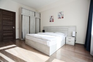 都會公寓, 3 間臥室, 城市景 | 1 間睡房、高級寢具、遮光窗簾/窗簾、熨斗/熨衫板