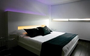 Double Room (Margarita) | In-room safe, individually decorated, soundproofing, free WiFi - Motel Shhh (Onda)