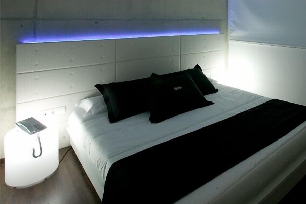 In-room safe, soundproofing, free WiFi, individually decorated