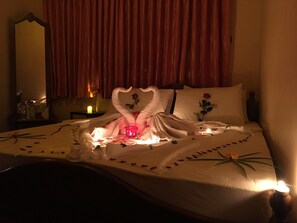 Honeymoon Bungalow, Multiple Bedrooms, Mountain View | 5 bedrooms, soundproofing, free WiFi