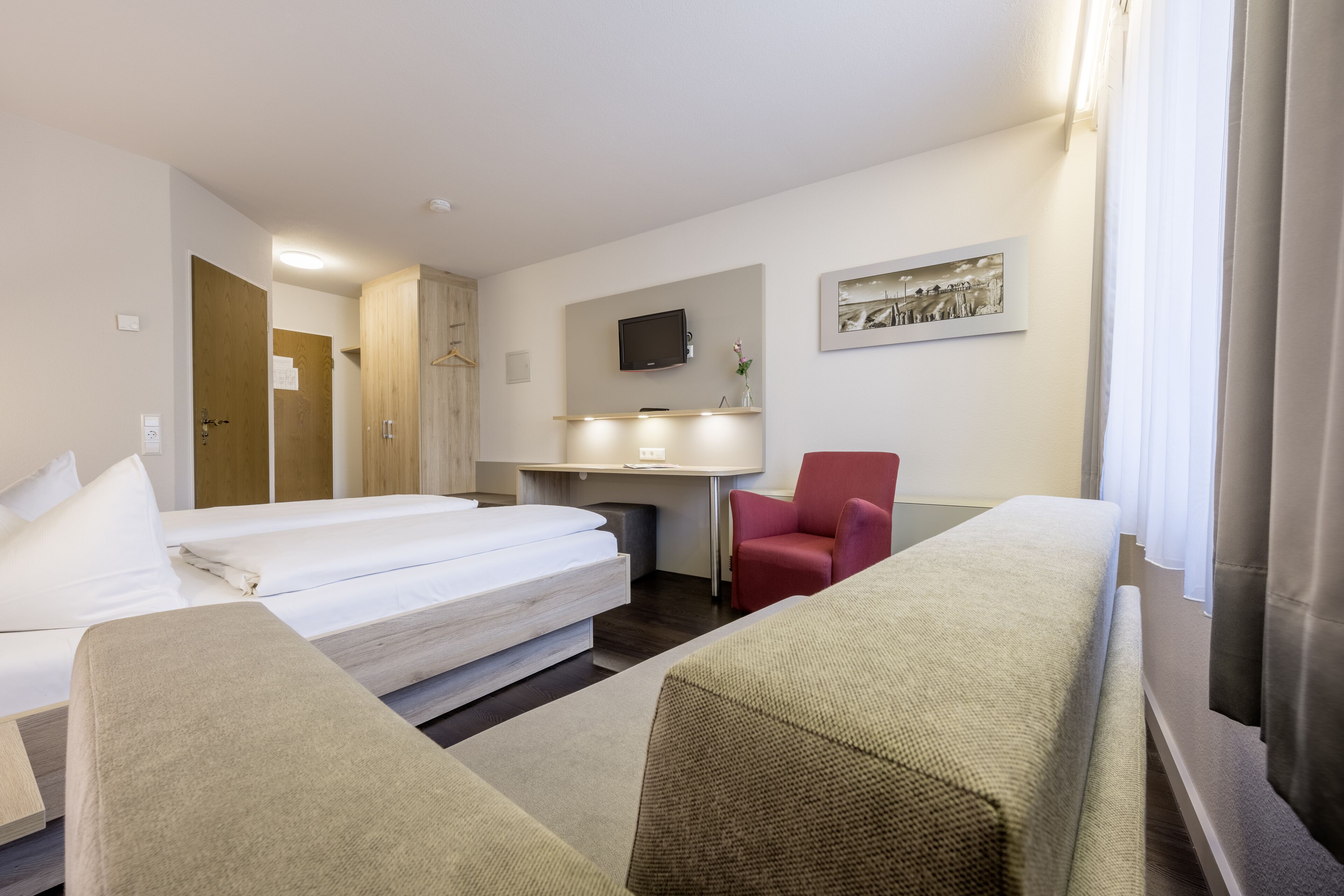 free wifi, bed sheets