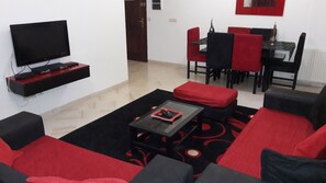 Standard-Apartment, 1 Schlafzimmer, Küche, Gartenblick | Wohnzimmer