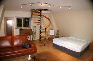 Living area - Hotel Römerhafen (Cologne)